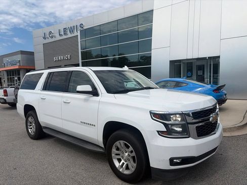 Used 2019 Chevrolet Suburban LT RWD image 1