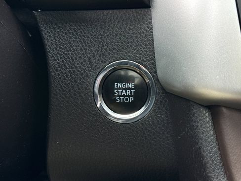 Used 2018 Toyota Highlander image 25