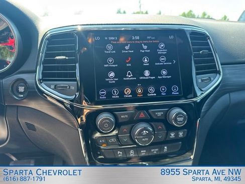 Used 2019 Jeep Grand Cherokee Altitude AWD/4WD image 20