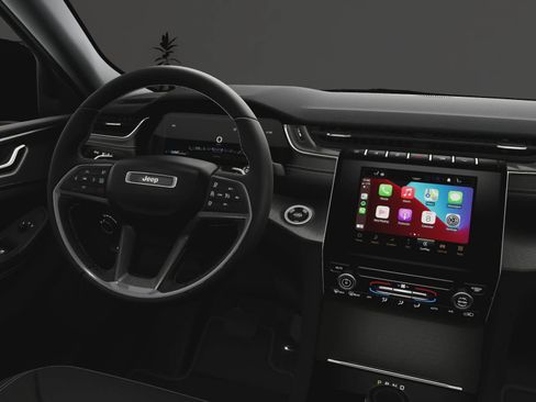 Used 2024 Jeep Grand Cherokee Laredo image 18