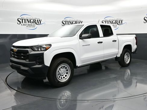 Used 2024 Chevrolet Colorado W/T image 3