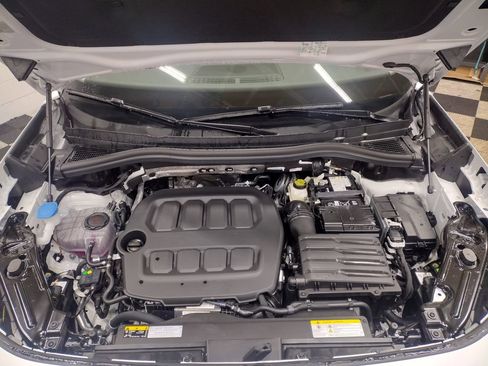 New 2026 Volkswagen Tiguan SE image 7