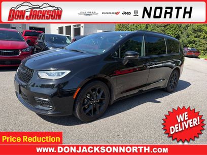 Used 2025 Chrysler Pacifica Limited