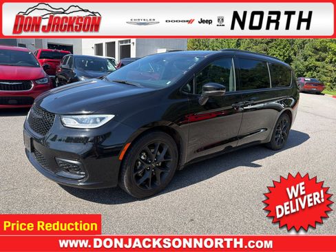 Used 2025 Chrysler Pacifica Limited FWD image 1