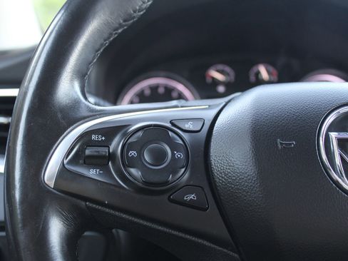Used 2019 Buick Enclave Essence AWD/4WD image 27