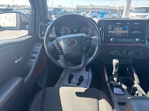 Used 2025 Nissan Frontier PRO-4X AWD/4WD image 15