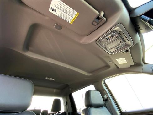 Used 2026 GMC Sierra 1500 SLT AWD/4WD image 14