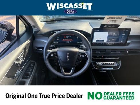 Used 2023 Lincoln Corsair AWD w/ Equipment Group 101A image 7