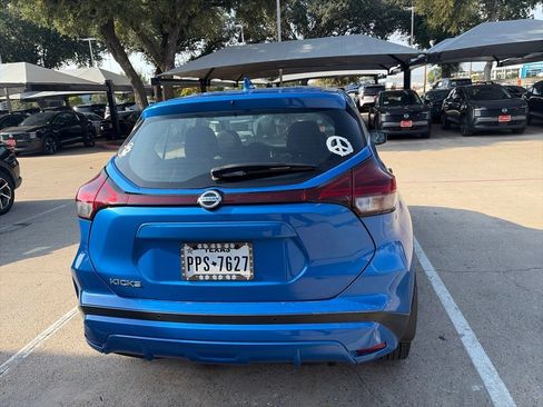 Used 2021 Nissan Kicks S FWD image 11