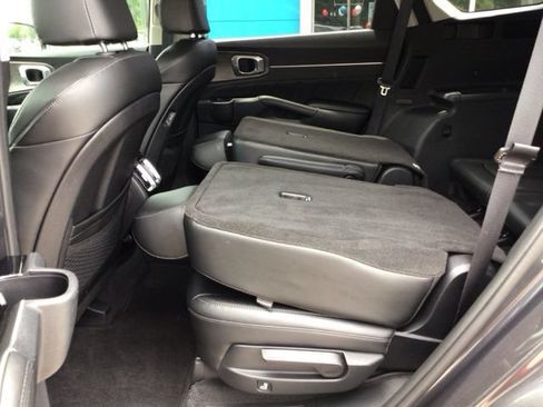 Used 2024 Kia Sorento SX AWD/4WD image 14