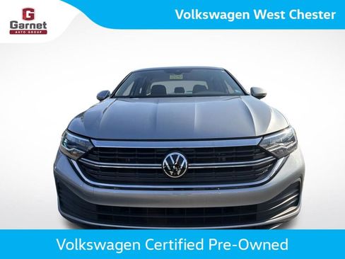 Certified 2023 Volkswagen Jetta SE FWD image 9