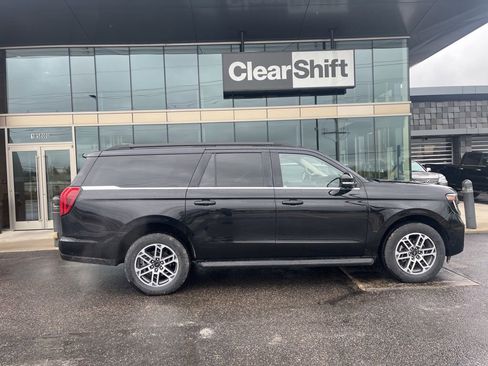 Used 2025 Ford Expedition Max Active AWD/4WD image 7