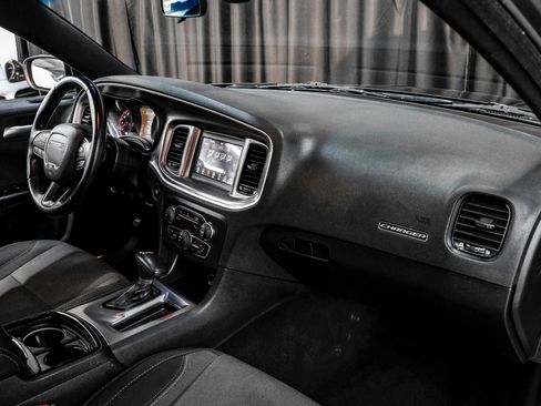 Used 2021 Dodge Charger SXT w/ Blacktop Package RWD image 14