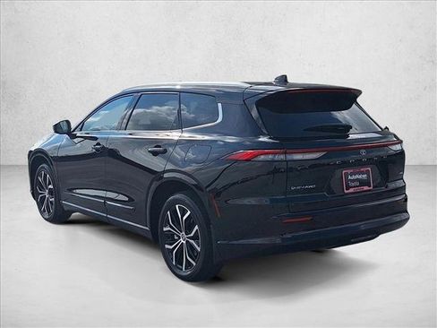 Certified 2025 Toyota Crown Signia image 7