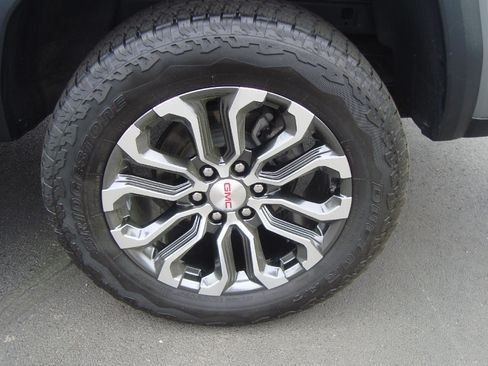 Used 2024 GMC Canyon Denali AWD/4WD image 7