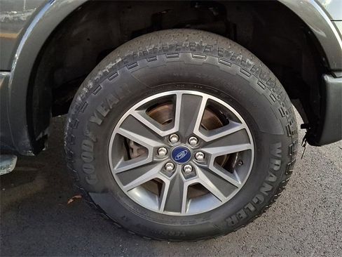 Used 2016 Ford F150 XLT w/ Equipment Group 302A Luxury image 12