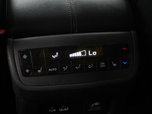 Used 2024 Nissan Pathfinder Platinum AWD/4WD image 23