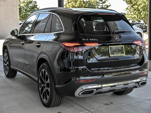 New 2026 Mercedes-Benz GLC 350e 4MATIC image 6