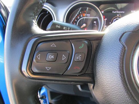 Used 2023 Jeep Gladiator Sport AWD/4WD image 26