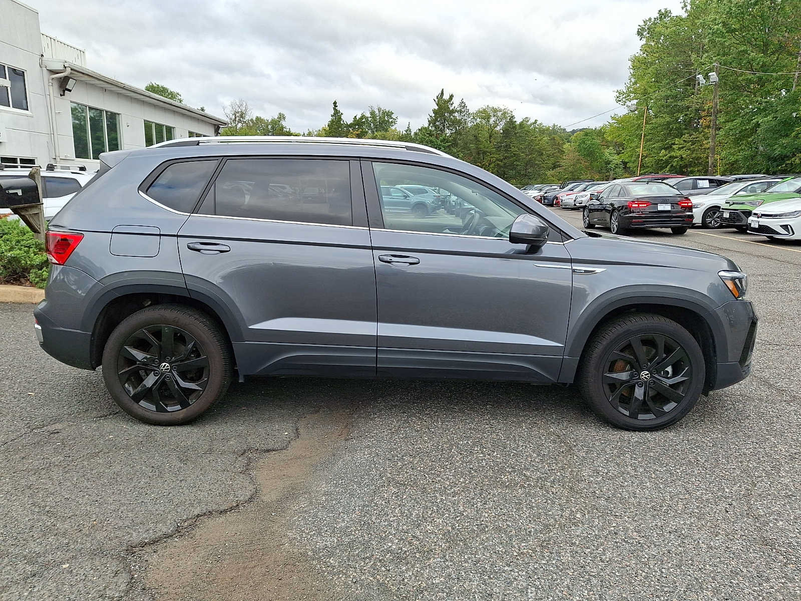 Used 2022 Volkswagen Taos SE AWD/4WD image 7