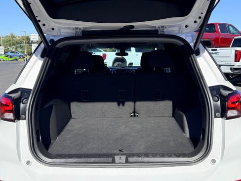 Used 2023 Chevrolet Equinox LT AWD/4WD image 9