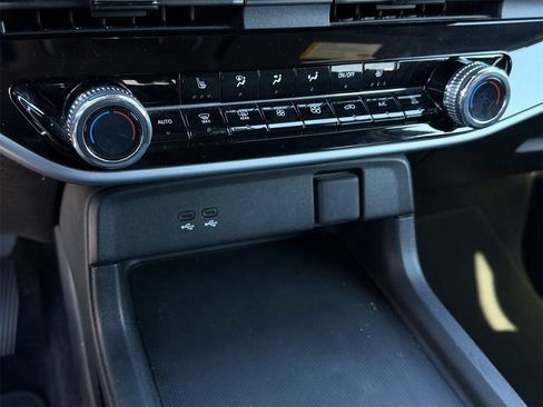 Used 2024 Honda Prologue EX image 19