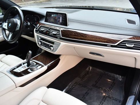 Used 2022 BMW 750i xDrive 750i xDrive w/ M Sport Package image 48