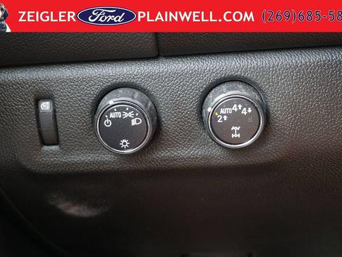 Used 2018 Chevrolet Colorado LT AWD/4WD image 26