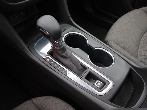 Used 2024 Chevrolet Equinox LT image 23