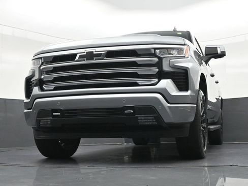 Used 2024 Chevrolet Silverado 1500 High Country w/ Technology Package RWD image 34