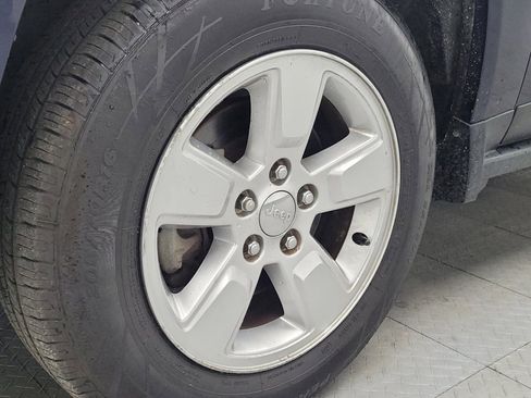 Used 2015 Jeep Compass Sport w/ Power Value Group image 31