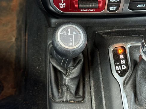 Used 2025 Jeep Gladiator Rubicon w/ Convenience Group image 23