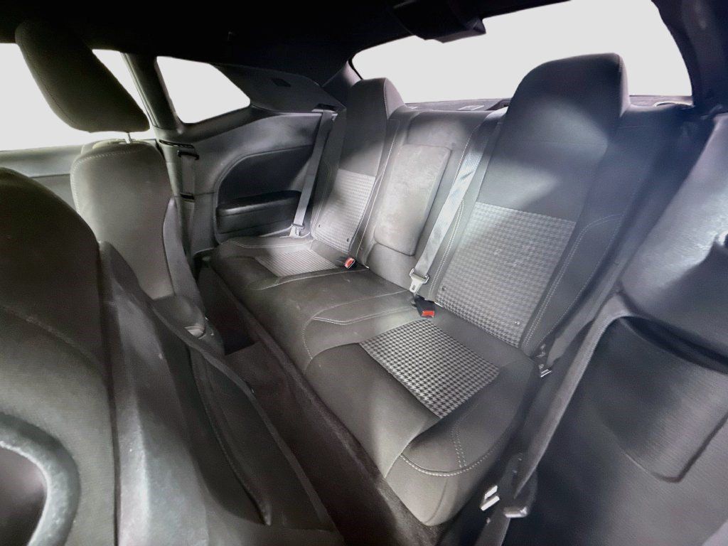 Used 2017 Dodge Challenger SXT w/ Driver Convenience Group RWD image 23