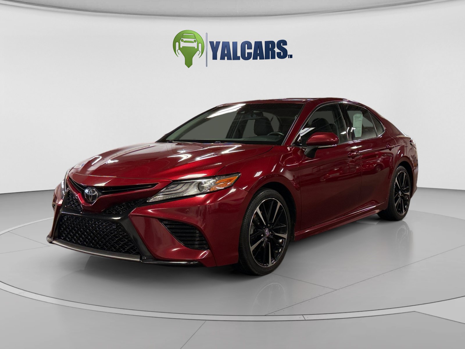 Used 2018 Toyota Camry XSE FWD image 1