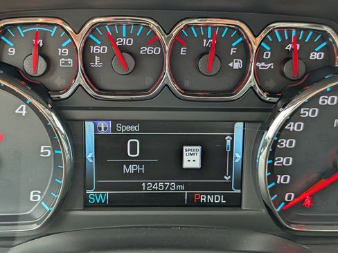 Used 2020 Chevrolet Suburban LT AWD/4WD image 24