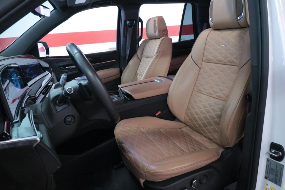 Used 2023 Cadillac Escalade Premium Luxury w/ Performance Package RWD image 24