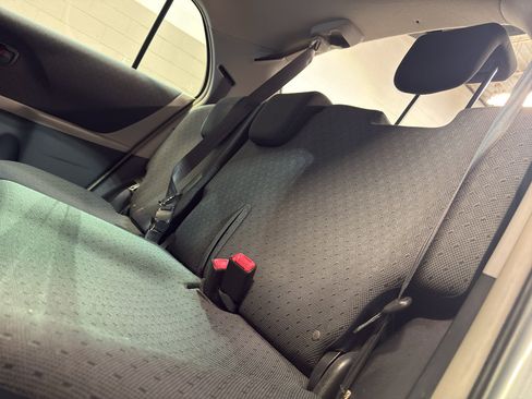 Used 2011 Toyota Yaris 4-Door Hatchback w/ Convenience Pkg FWD image 28