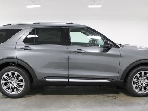 New 2026 Ford Explorer Platinum RWD image 10