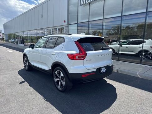 Used 2025 Volvo XC40 B5 Plus AWD/4WD image 3