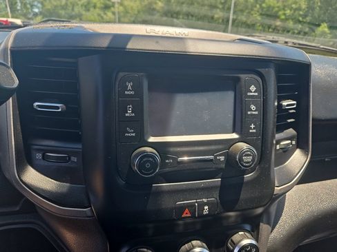 Used 2022 RAM 2500 Tradesman w/ Chrome Appearance Group AWD/4WD image 13