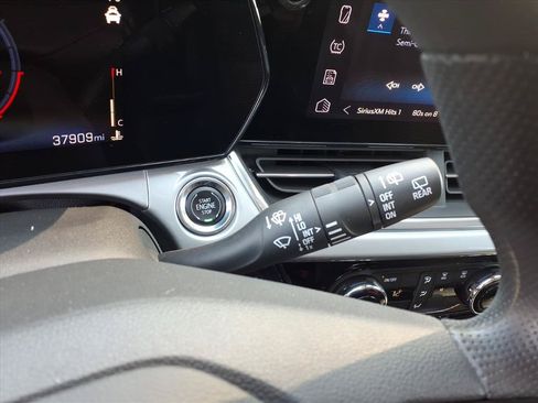 Used 2025 Chevrolet Trax LT FWD image 21