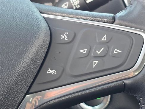 Used 2020 Chevrolet Equinox LT image 16