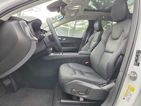 Certified 2023 Volvo XC60 B5 Plus w/ Climate Package image 13