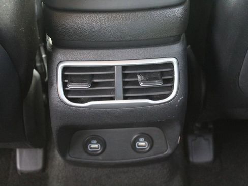 Used 2023 Hyundai Santa Fe SEL Convenience image 16