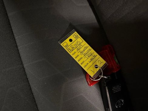 Used 2019 Toyota Tacoma TRD Sport image 37