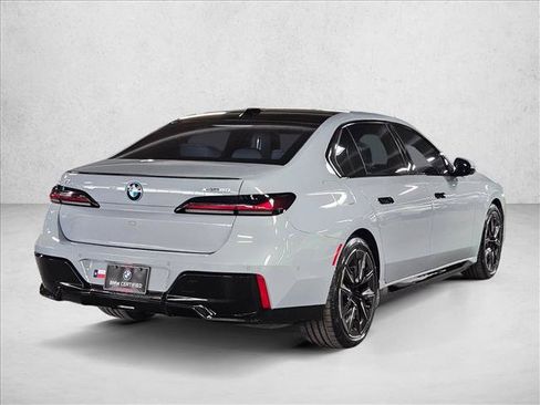 Used 2023 BMW i7 xDrive60 AWD/4WD image 5