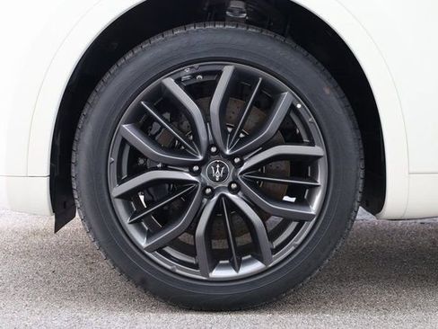 New 2024 Maserati Levante GT Ultima image 8