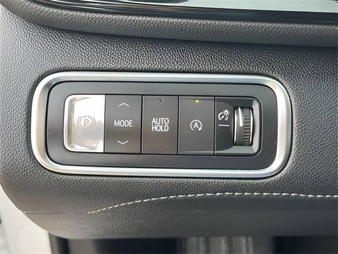 Used 2025 Buick Enclave Preferred image 23