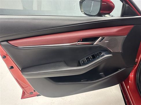 Used 2019 MAZDA MAZDA3 AWD Hatchback w/ Premium Pkg image 17