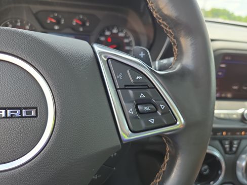 Used 2020 Chevrolet Camaro LT RWD image 11